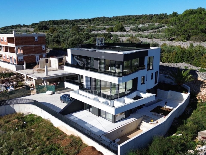Krk – život na Jadranu: Moderni apartman u samom srcu grada Krka