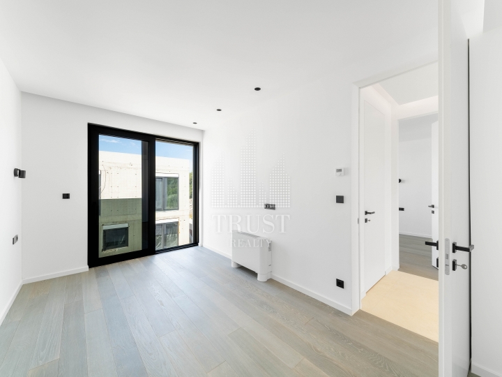 Život na Jadranu: Moderni apartman u samom srcu grada Krka