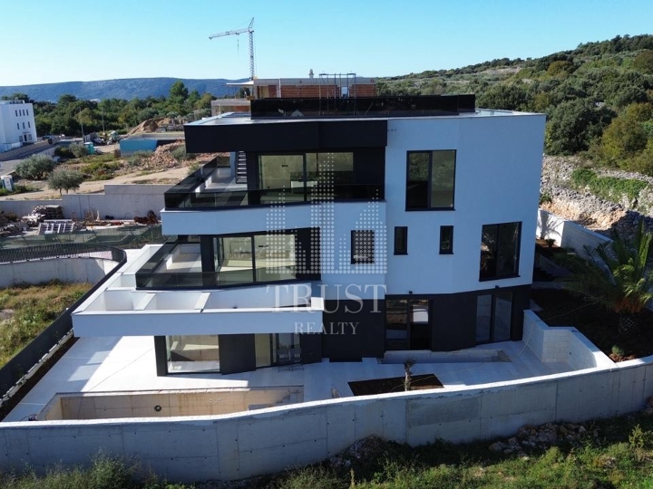 Život na Jadranu: Moderni apartman u samom srcu grada Krka
