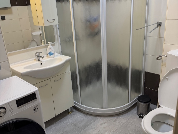 Iznajmljujem stan, 70 m², odlična lokacija