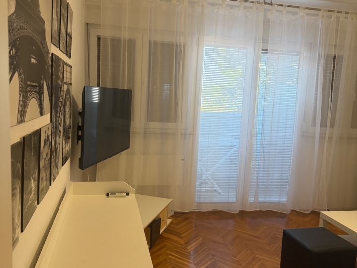 Iznajmljujem stan, 70 m², odlična lokacija