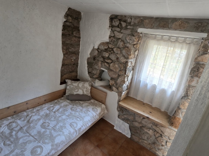 Iznajmljujem garsonijeru