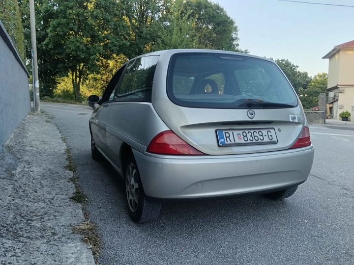 Lancia Y 1.2 elephantino