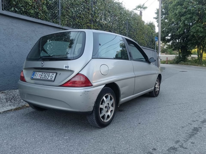 Lancia Y 1.2 elephantino