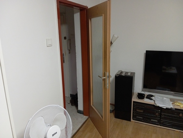 Prodajem garsonijeru 27.5m2