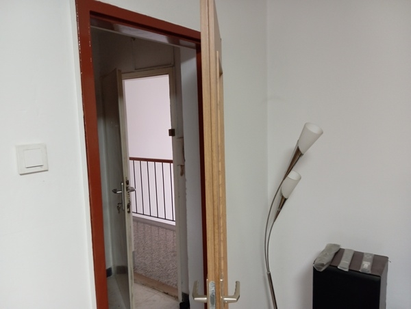 Prodajem garsonijeru 27.5m2