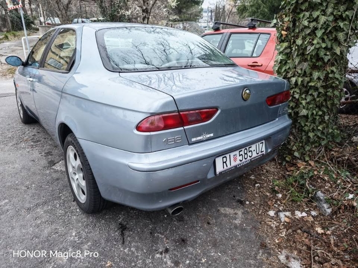 Alfa Romeo 156