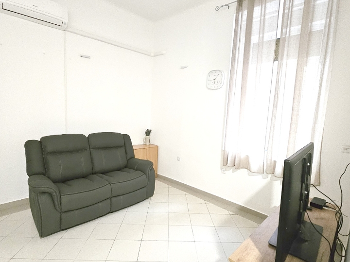 Belveder, 70 m2, 2S+DB, 750€