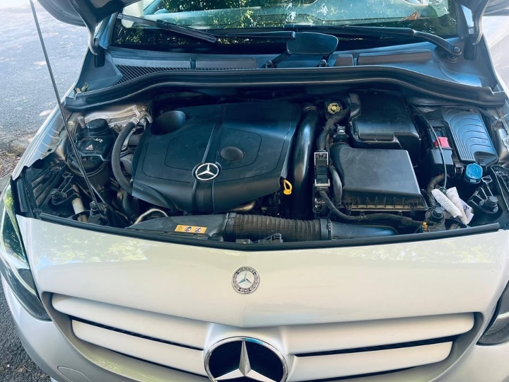 Mercedes B200