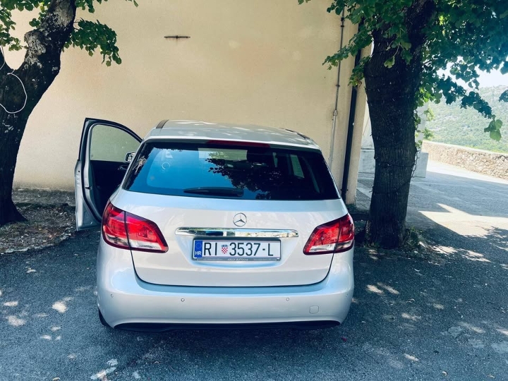 Mercedes B200