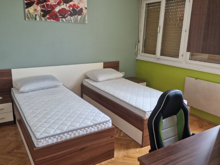 Podmurvice, dvosoban stan s dnevnim boravkom