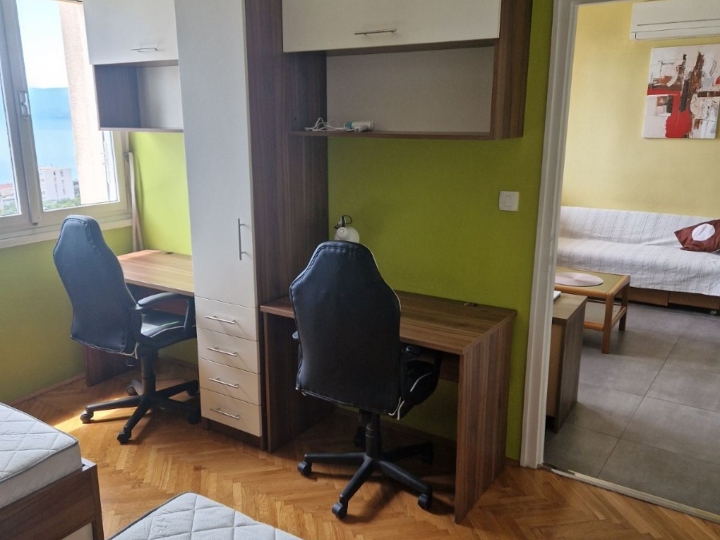 Podmurvice, dvosoban stan s dnevnim boravkom