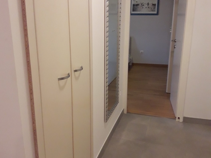Iznajmljujem jednososbni stan na Podmurvicama od 01.10.2026.