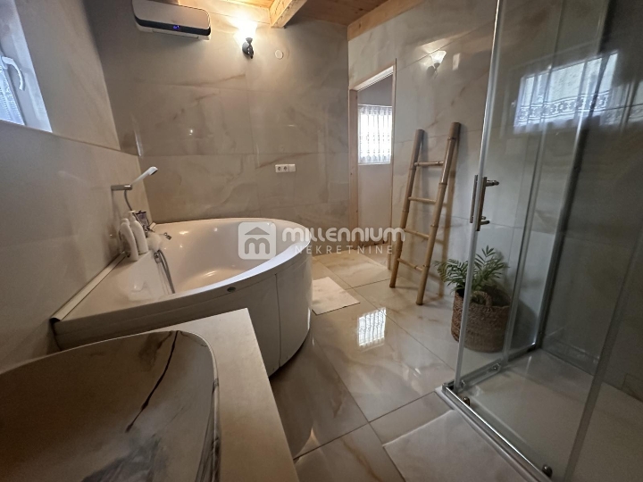 Novi Vinodolski, 120m2, samostojeća kuća