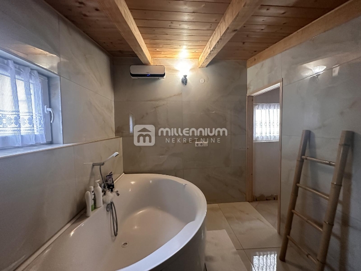 Novi Vinodolski, 120m2, samostojeća kuća