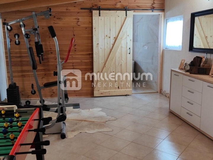 Novi Vinodolski, 120m2, samostojeća kuća