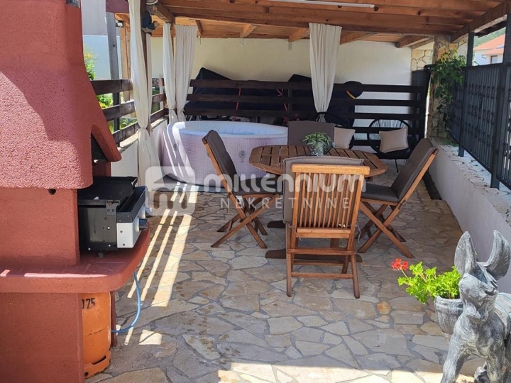 Novi Vinodolski, 120m2, samostojeća kuća