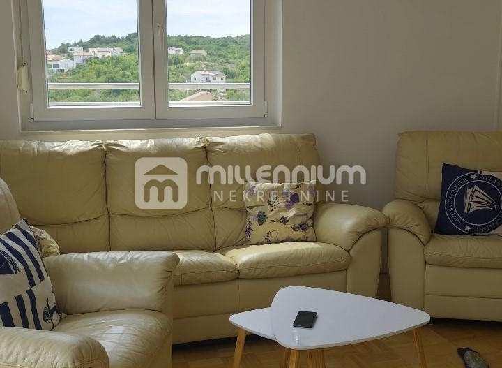 Otok Krk, Vrbnik, 69.89m2, 2S+DB s terasom i pogledom na more