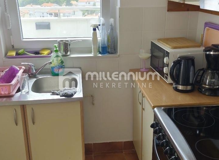 Otok Krk, Vrbnik, 69.89m2, 2S+DB s terasom i pogledom na more