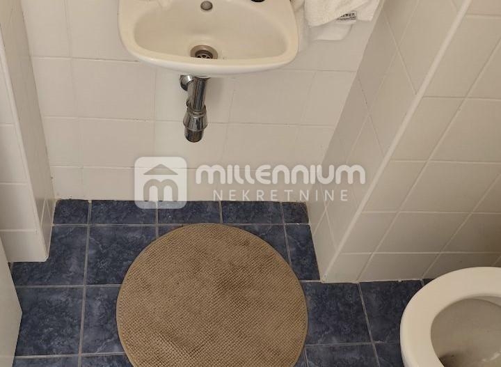 Otok Krk, Vrbnik, 69.89m2, 2S+DB s terasom i pogledom na more
