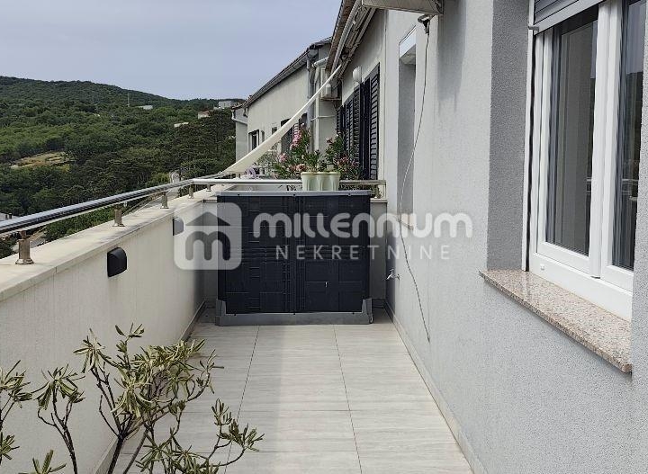 Otok Krk, Vrbnik, 69.89m2, 2S+DB s terasom i pogledom na more