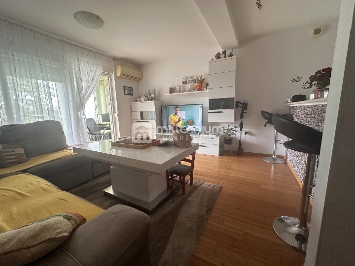 Marčelji, 72.26m2, 2S+DB s lođom