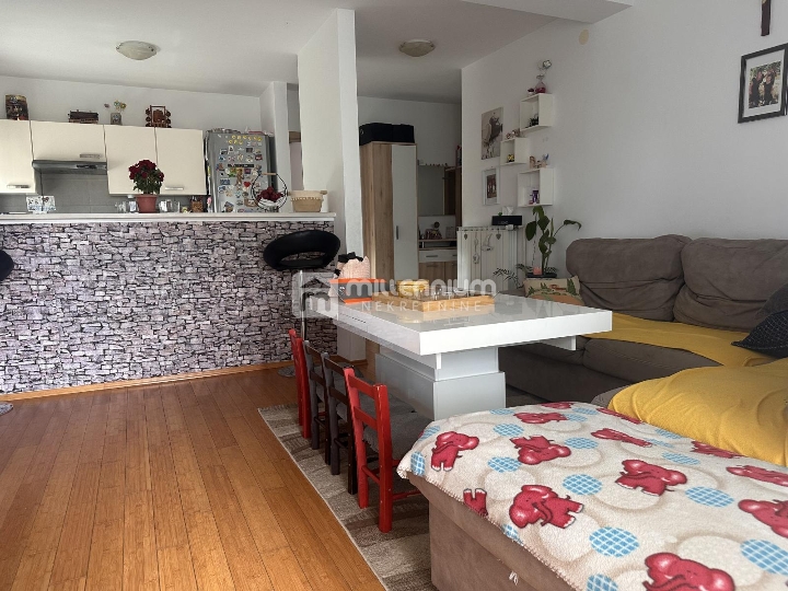 Marčelji, 72.26m2, 2S+DB s lođom