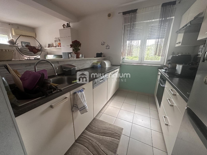 Marčelji, 72.26m2, 2S+DB s lođom