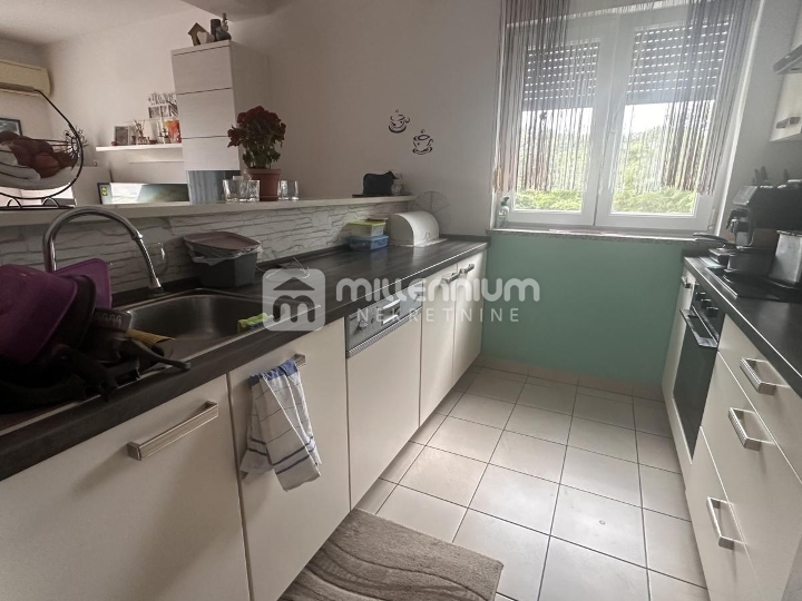 Marčelji, 72.26m2, 2S+DB s lođom