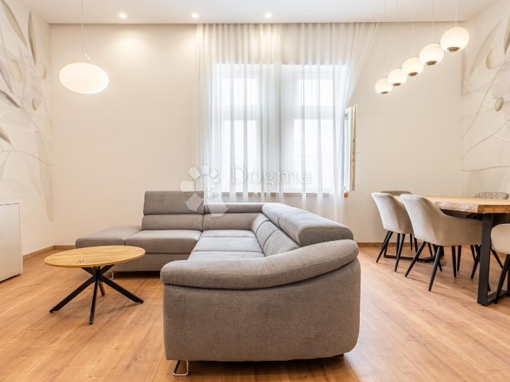Rijeka, Centar, prekrasan novoadaptiran i namješten 2S+DB
