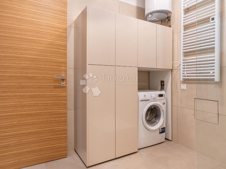 Rijeka, Centar, prekrasan novoadaptiran i namješten 2S+DB