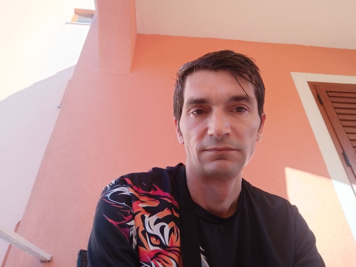 Želim avanturu diskretnu
