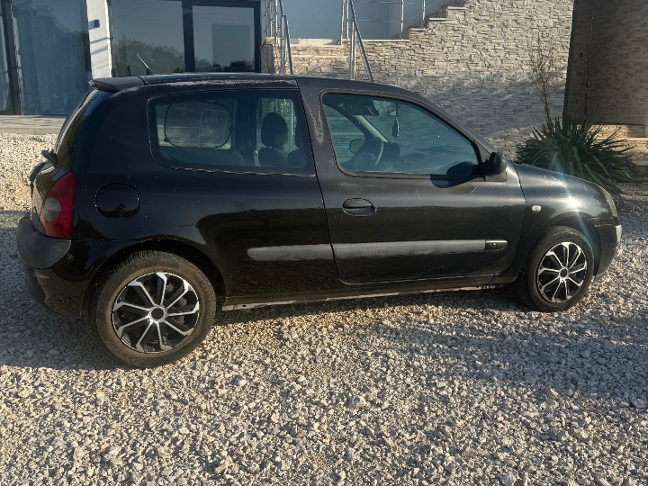 Renault Clio (za dijelove)