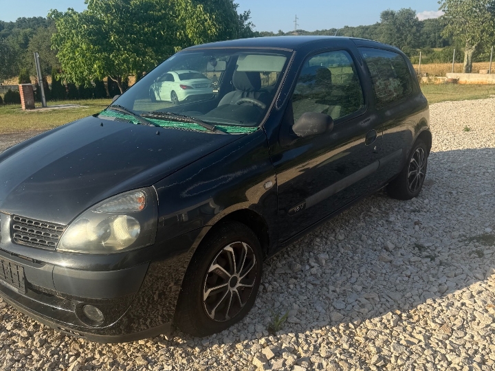 Renault Clio (za dijelove)