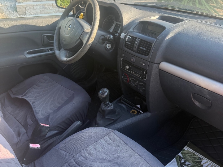 Renault Clio (za dijelove)