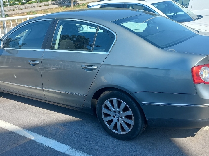 VW Passat B6, 2007. god., 1.6 FSI, komplet za dijelove