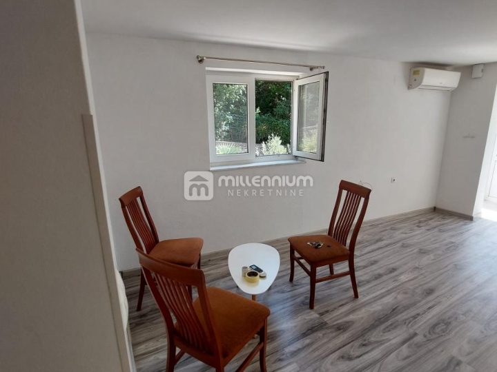 Kraljevica, 40.30m2, 1S+DB, vrt od 51.35m2