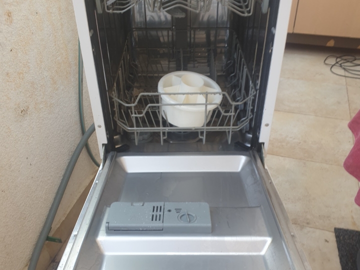 Ugradbena perilica posuđa Gorenje šir. 45 cm.