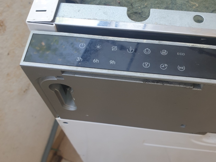 Ugradbena perilica posuđa Gorenje šir. 45 cm.