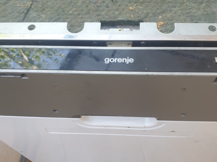Ugradbena perilica posuđa Gorenje šir. 45 cm.