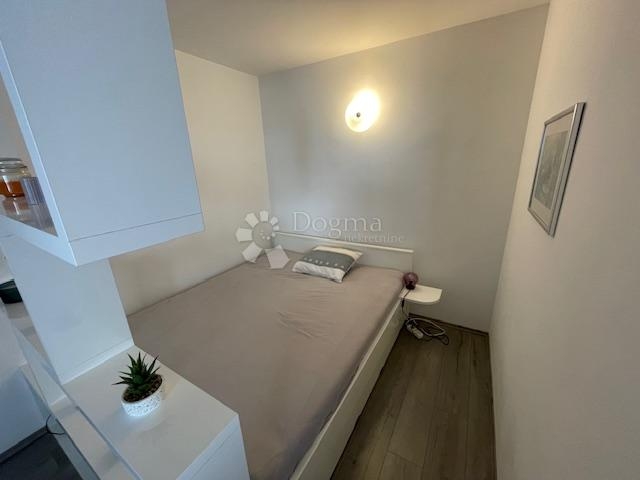 Donja Vežica - 37m2, 1Skl. stan, pogled na more, adaptiran