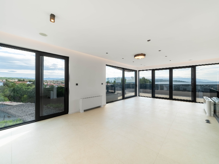 Krk – luksuzni penthouse s panoramskom terasom