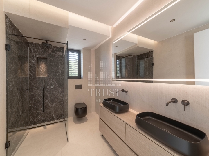 Krk – luksuzni penthouse s panoramskom terasom