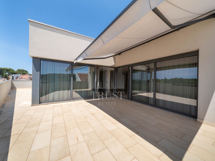 Istra, Rovinj - ekskluzivan penthouse s panoramskim pogledom na more i Rovinj