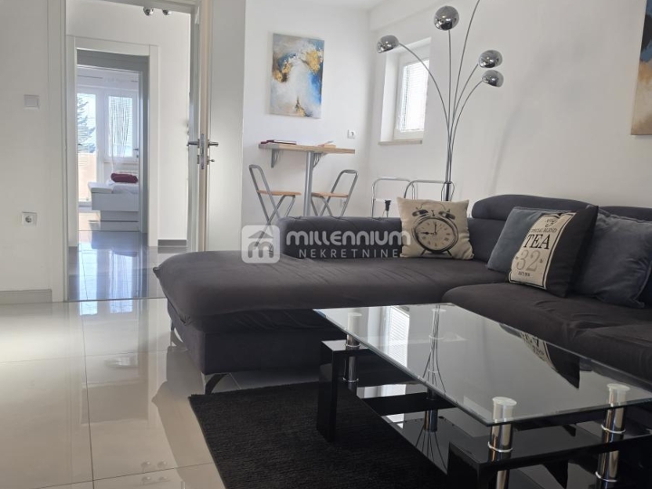 Crikvenica, 385m2, predivna kuća s bazenom