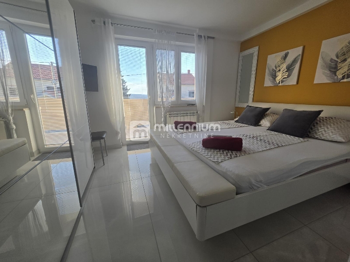 Crikvenica, 385m2, predivna kuća s bazenom