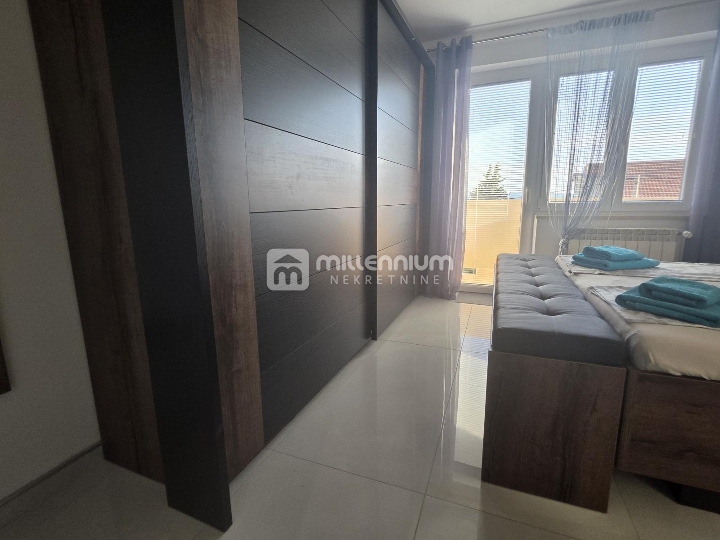 Crikvenica, 385m2, predivna kuća s bazenom