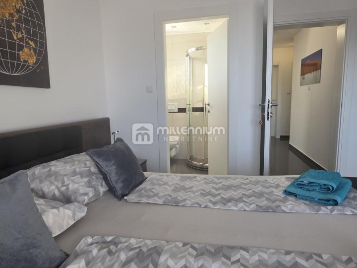 Crikvenica, 385m2, predivna kuća s bazenom