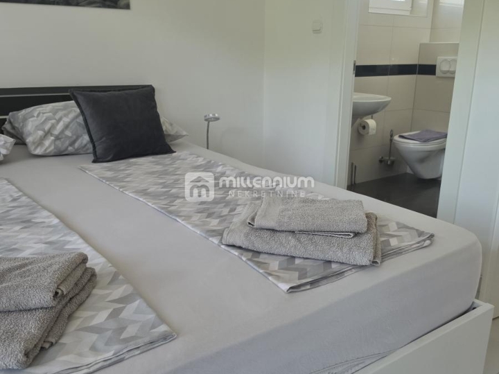 Crikvenica, 385m2, predivna kuća s bazenom