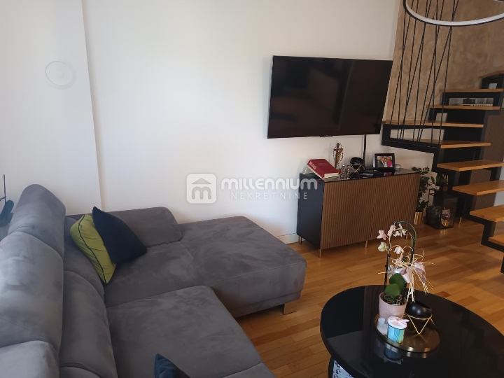 Viškovo, 144.10m2, prekrasan 5S+DB s terasom i pogledom